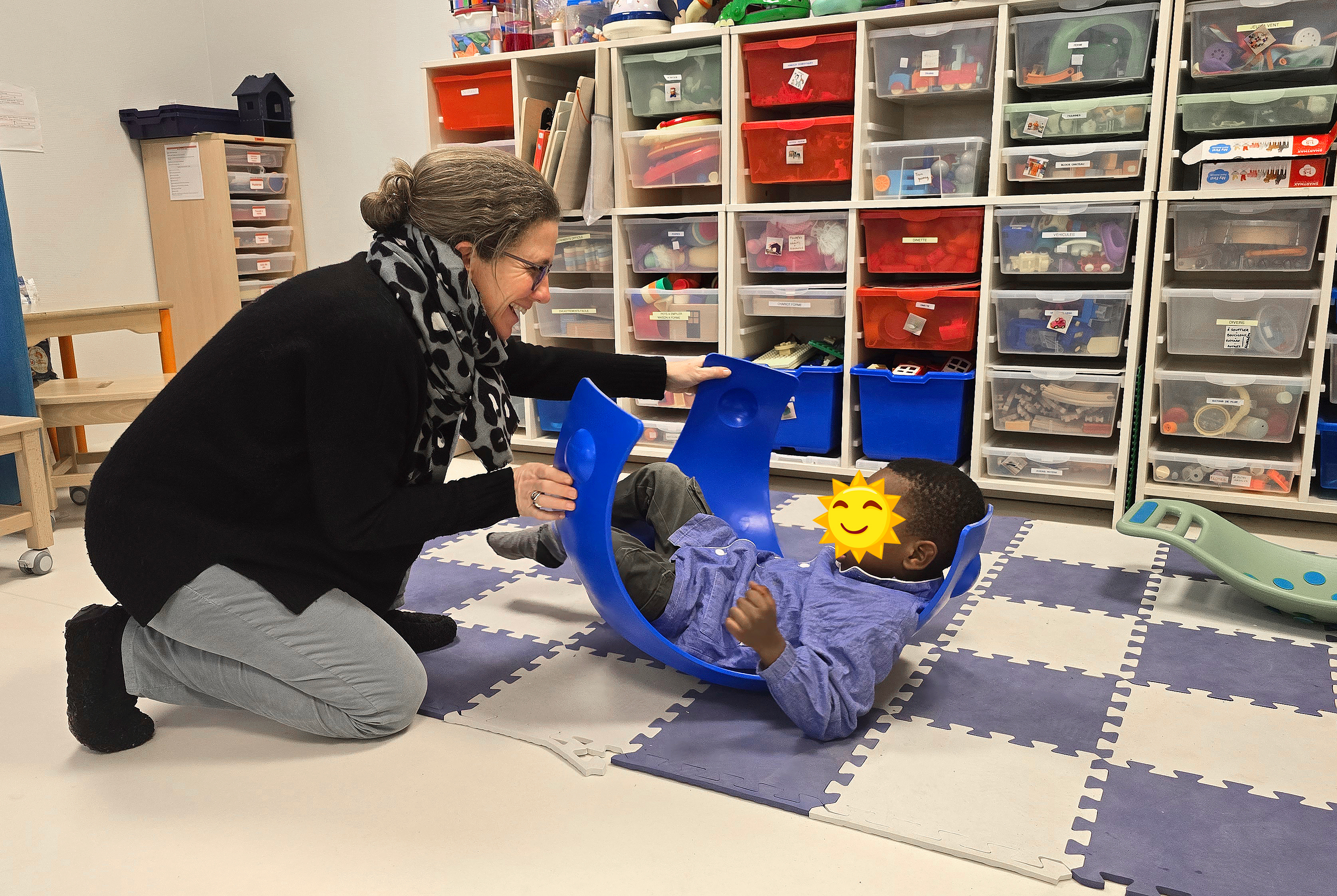 Classe soleil 01 la toupie enfant et Tiphaine Benoit - smiley